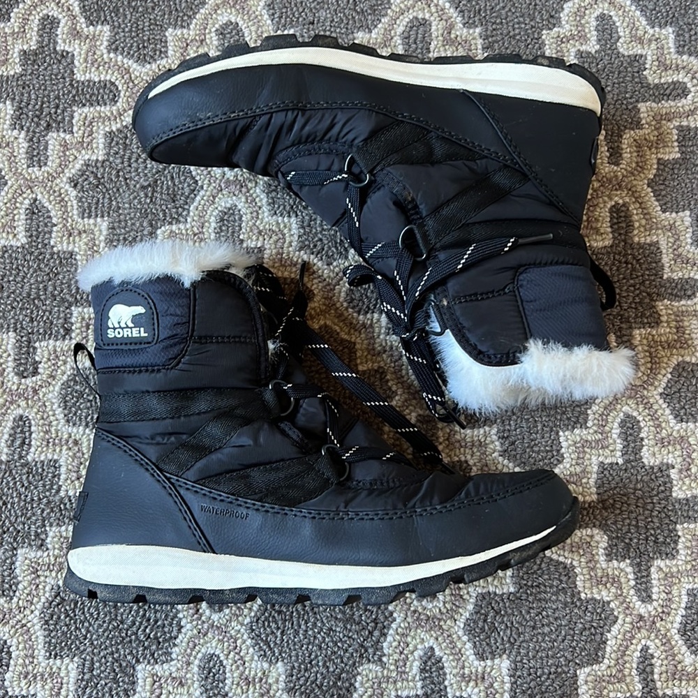 🍁👻🎃 Sorel waterproof black boots size US 8.